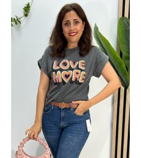 CAMISETA LOVE MORE