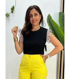 CAMISETA MARGARI NEGRA