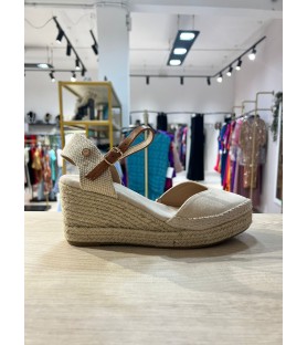 SANDALIA BEIGE CUÑA