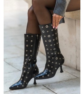 BOTA NEGRA TACHUELAS