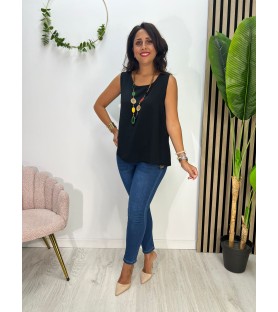 BLUSA SARA NEGRA + COLGANTE