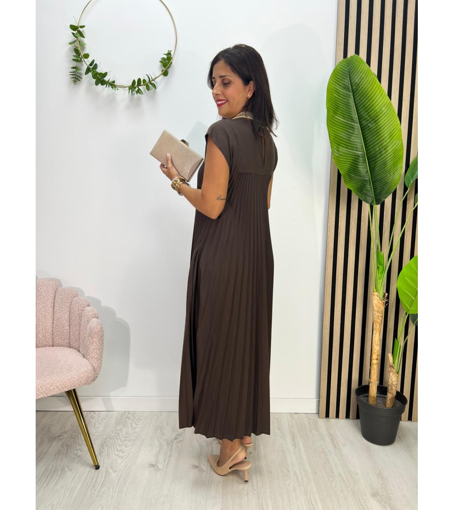 VESTIDO PLISADO CHOCOLATE